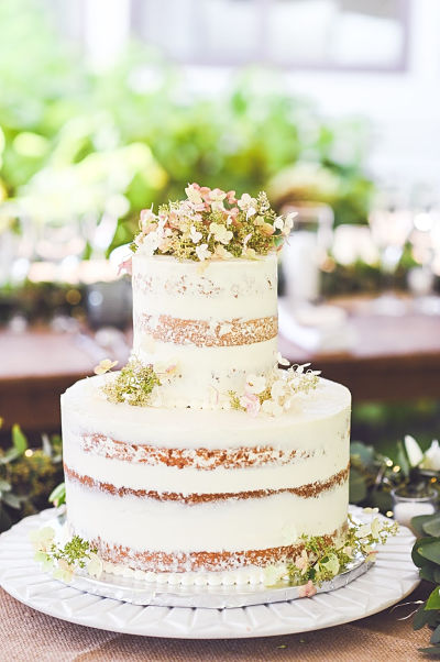 15 Small Wedding Cake Ideas That Are Big on Style | A Practical Wedding